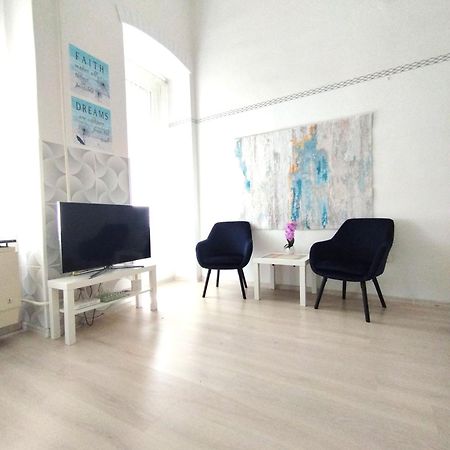 Free Parking Garage! Downtown Apartment Close To New York Cafe 부다페스트 외부 사진