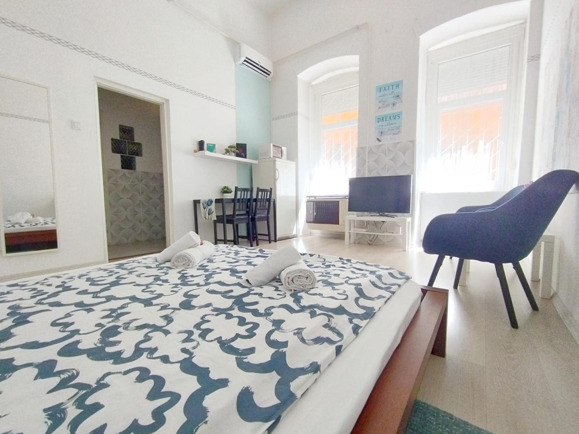 Free Parking Garage! Downtown Apartment Close To New York Cafe 부다페스트 외부 사진