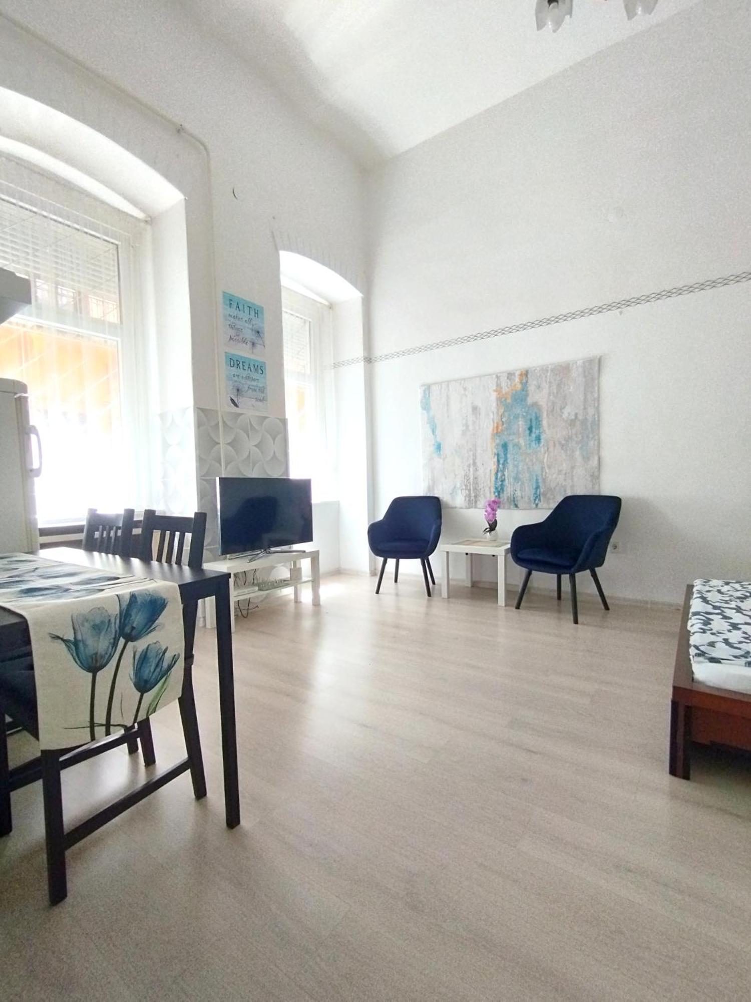 Free Parking Garage! Downtown Apartment Close To New York Cafe 부다페스트 외부 사진